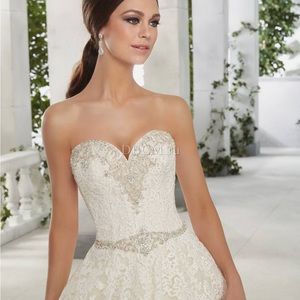 *SOLD* Wedding Dress Madeline Gardner New York